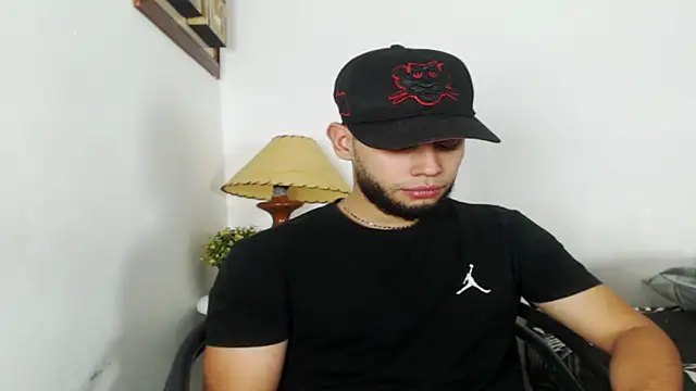 Maxcole 07 online show from 10/31/25, 12:07