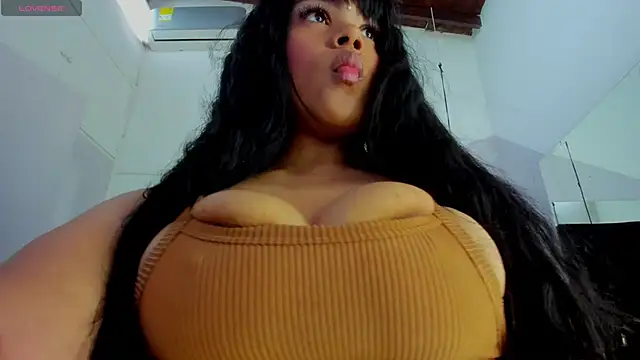 EmmadaSilva online show from 05/27/26, 07:10