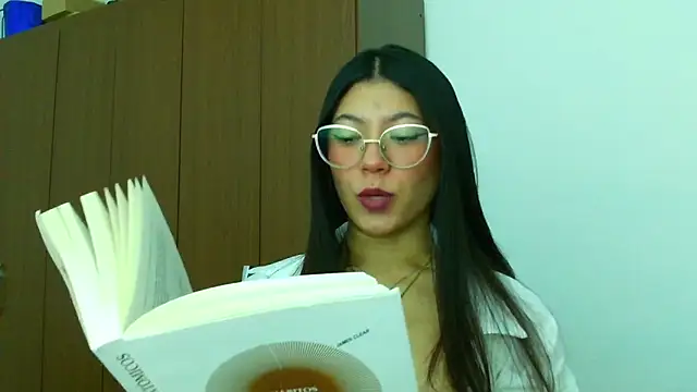 LissyM online show from 11/05/25, 03:48