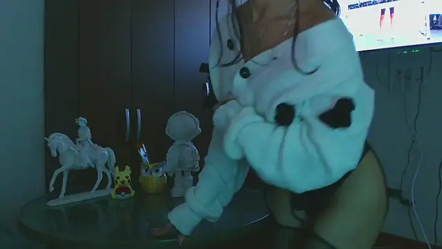 LissyM online show from 11/11/25, 06:58