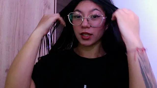 LissyM online show from 05/01/26, 04:12
