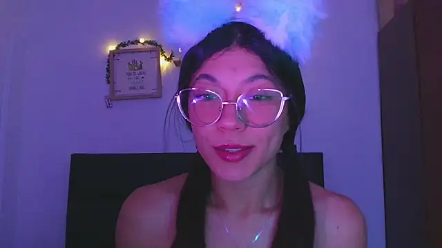 LissyM online show from 11/26/25, 03:06