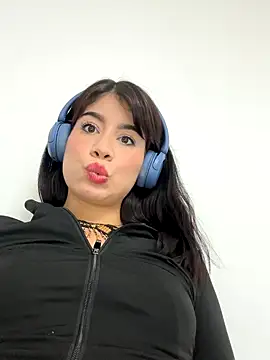 LisaMartinez34 online show from 11/04/25, 08:56