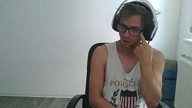 StephPra94 online show from 07/12/26, 06:58