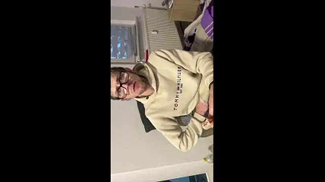 StephPra94 online show from 05/09/26, 10:02