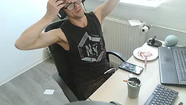 StephPra94 online show from 07/09/26, 12:04