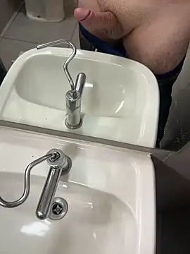 Cannavaro5 online show from 10/29/25, 03:33