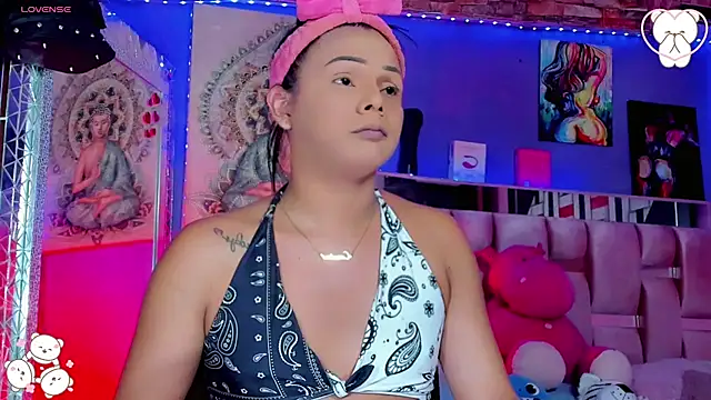 Zulema Zahirx online show from 11/06/25, 02:26