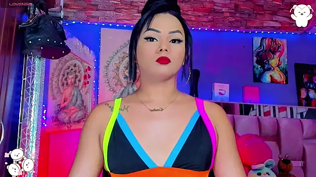 Zulema Zahirx online show from 11/05/25, 12:03