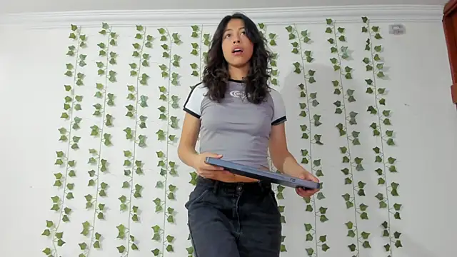 emily jonessxx online show from 02/08/26, 04:05