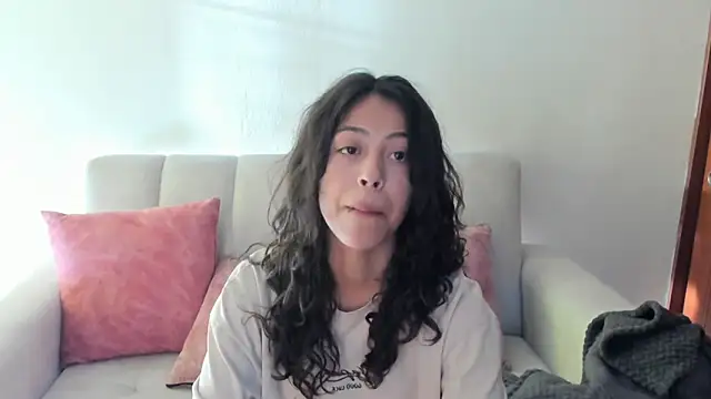 emily jonessxx online show from 11/01/25, 09:52