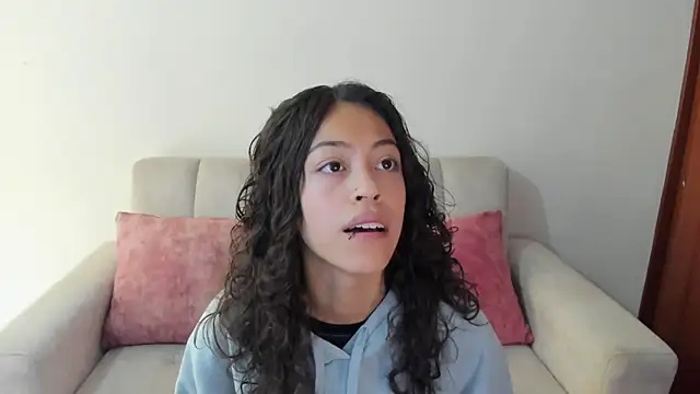 emily jonessxx online show from 11/05/25, 04:54