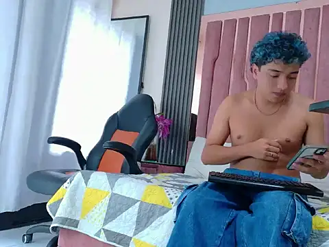 Snapshot of LiamANDJordan chatting on 10/25/25, 08:42 LiamANDJordan online show from 10/25/25, 08:42