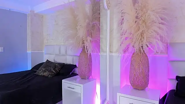 AlmaLopez  online show from 12/13/25, 08:04