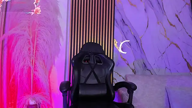 AlmaLopez  online show from 12/17/25, 08:14