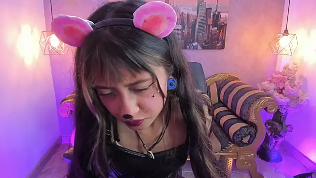 Snapshot of Noa_clk chatting on 10/30/25, 03:49 Noa clk online show from 10/30/25, 03:49