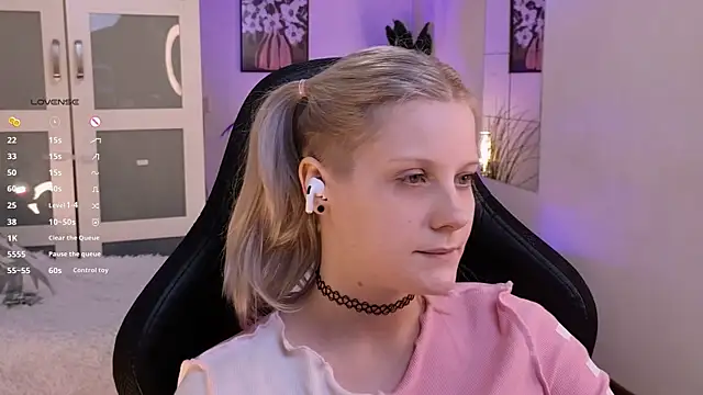 ShineJoan online show from 11/29/25, 09:15