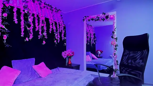 Gabyy Cooper  online show from 11/07/25, 02:16