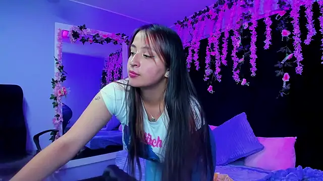 Gabyy Cooper  online show from 11/06/25, 02:26