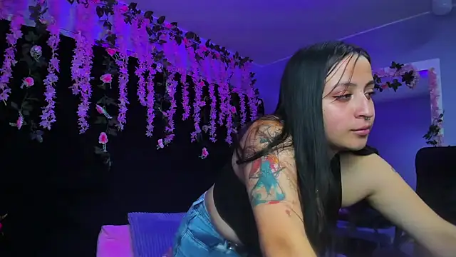 Gabyy Cooper  online show from 11/15/25, 02:48