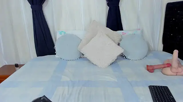 RubyLuxeX online show from 11/13/25, 05:39