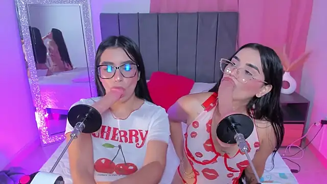 laana foxx online show from 12/14/25, 03:02