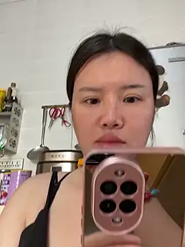 Snapshot of yoyou666 chatting on 11/14/25, 07:56 yoyou666 online show from 11/14/25, 07:56