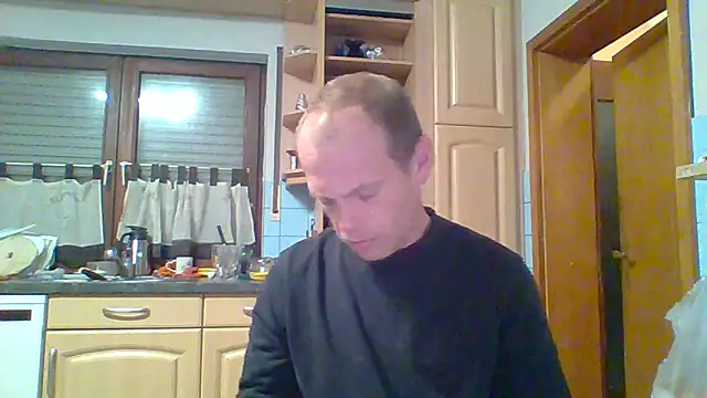 tommy3300 online show from 11/05/25, 05:43