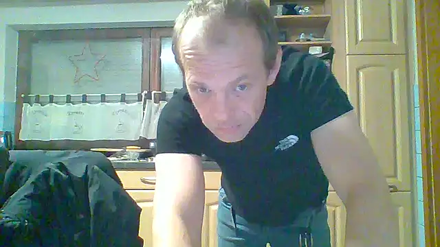 tommy3300 online show from 12/04/25, 05:17