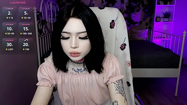 Emma Kirks online show from 11/06/25, 10:41