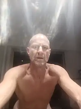 Snapshot of Marco06380 chatting on 10/31/25, 12:07 Marco06380 online show from 10/31/25, 12:07