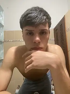 lucaaa 01 online show from 10/22/25, 10:52