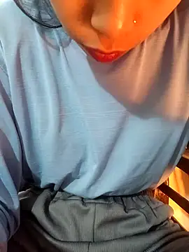 Snapshot of Fuck_me_babyy chatting on 11/18/25, 02:59 Fuck me babyy online show from 11/18/25, 02:59