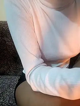 Snapshot of Fuck_me_babyy chatting on 11/20/25, 03:40 Fuck me babyy online show from 11/20/25, 03:40