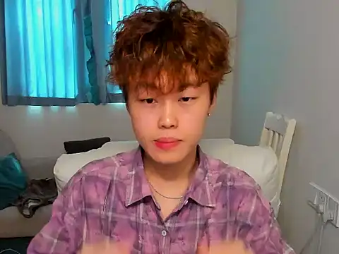 L1kuto online show from 10/30/25, 04:33