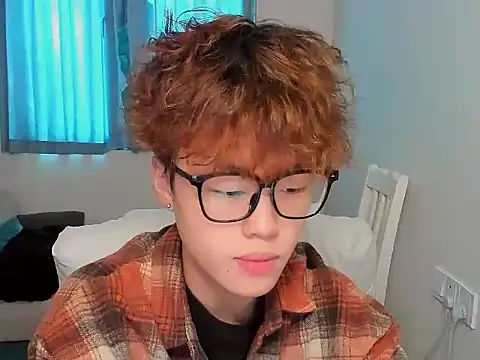 L1kuto online show from 10/28/25, 06:23