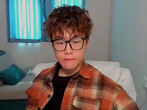 L1kuto online show from 10/23/25, 05:39