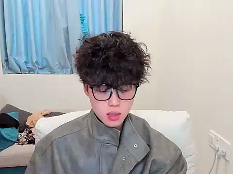 L1kuto online show from 11/08/25, 08:18