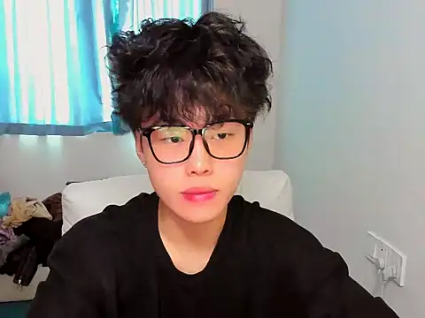 L1kuto online show from 11/04/25, 02:48