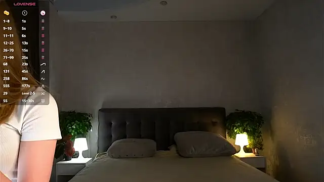 BarbaraViggiani online show from 11/21/25, 05:01