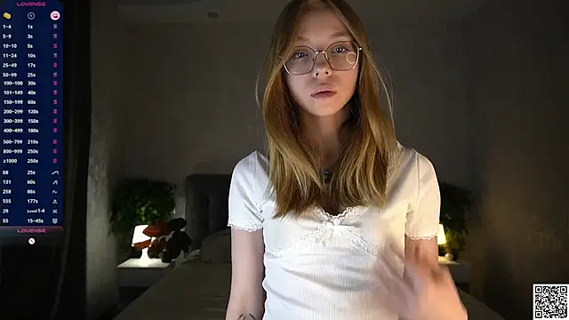 BarbaraViggiani online show from 12/16/25, 06:56