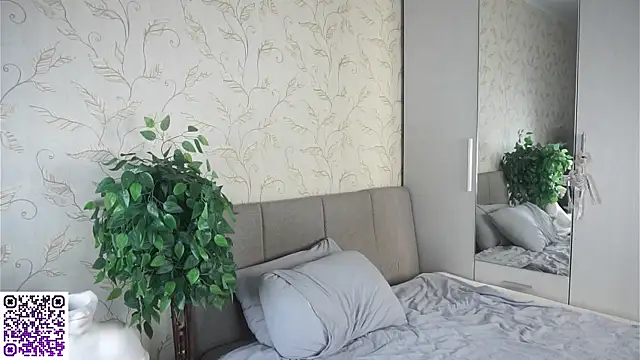 BarbaraViggiani online show from 10/26/25, 06:41