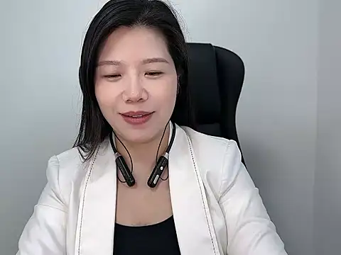 Snapshot of helen31 chatting on 10/23/25, 07:40 helen31 online show from 10/23/25, 07:40