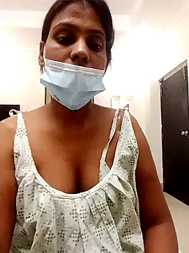 royalgirl321 online show from 12/20/25, 06:44