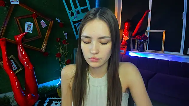 Snapshot of lollyrais chatting on 11/06/25, 02:21 lollyrais online show from 11/06/25, 02:21