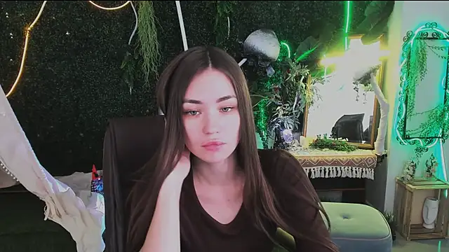 Snapshot of lollyrais chatting on 12/02/25, 01:57 lollyrais online show from 12/02/25, 01:57