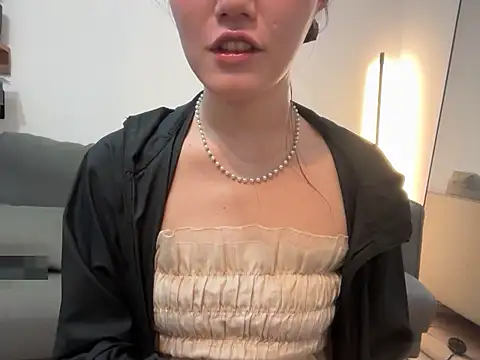 karenchaaan online show from 11/06/25, 12:09