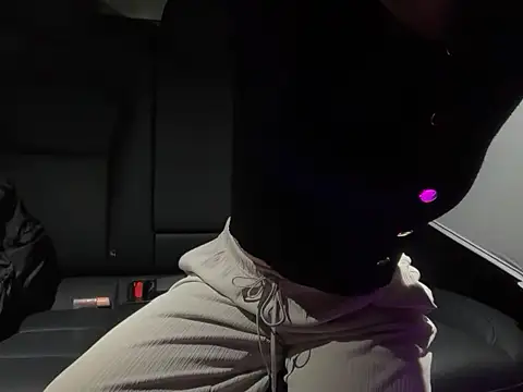 karenchaaan online show from 11/10/25, 09:25