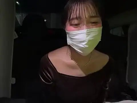 karenchaaan online show from 11/12/25, 09:35