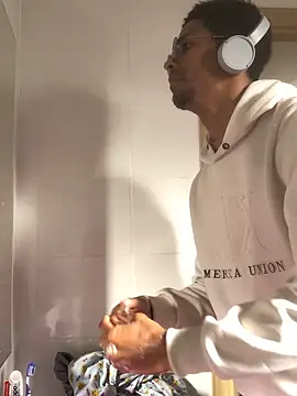 Albert Madrid online show from 11/06/25, 01:48